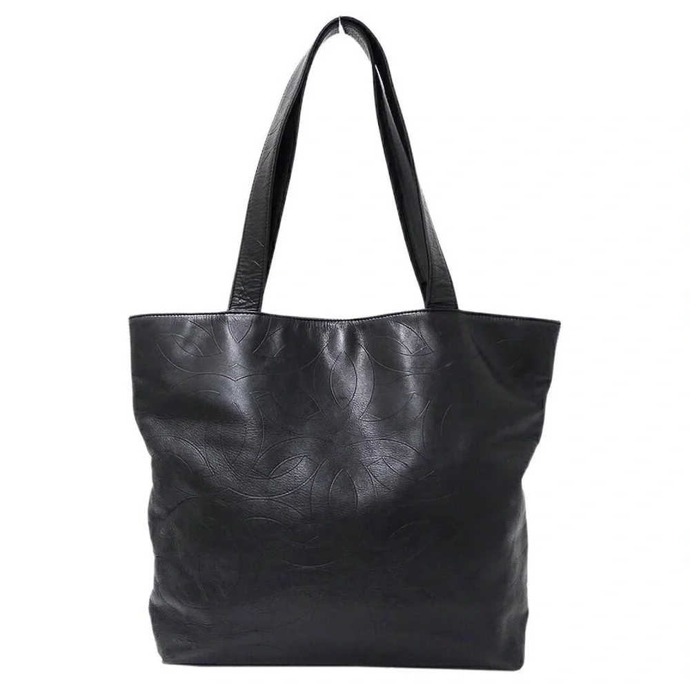 CHANEL Black Lambskin Leather Tote with Luxury Design - Picture 3 of 15